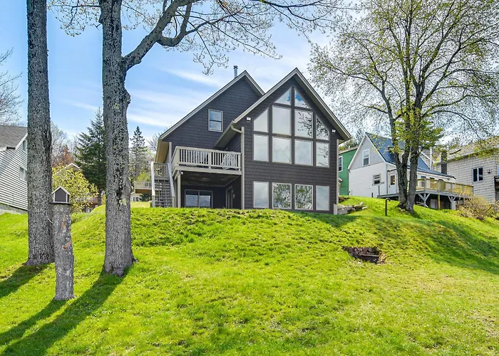 Lakefront New Hampshire Hideaway W/ Deck & Views